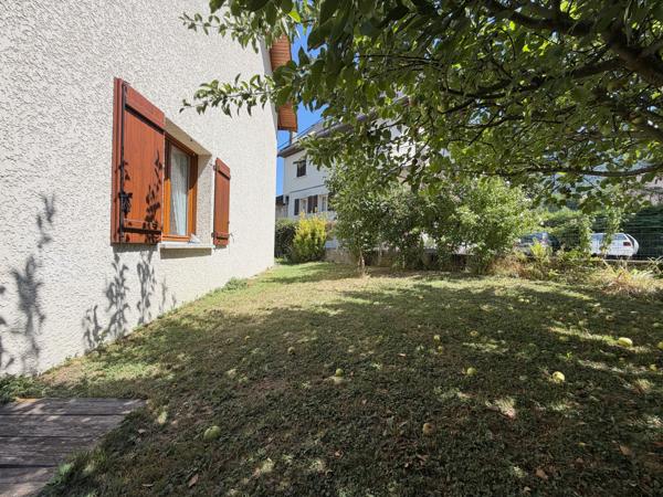 245.000 € - Belle maison individuelle récente (2011) avec garage et terrain - au coeur de St Laurent du Pont (