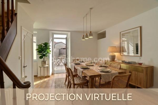 Maison de bourg rénovée de 99 m² (3 ch) avec cour, 2 garages + Appartement T2 loué (420 €/mois) – Centre-ville de Nueil-les-Aubiers (79250)