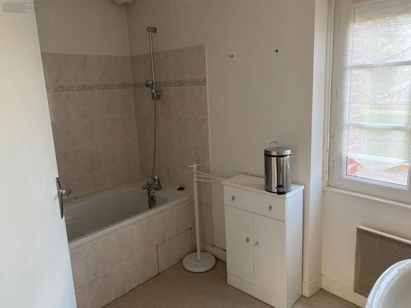 Maison à louer à Sainte-Honorine-la-Chardonne dans l'Orne (61430), ref : LOC-3636