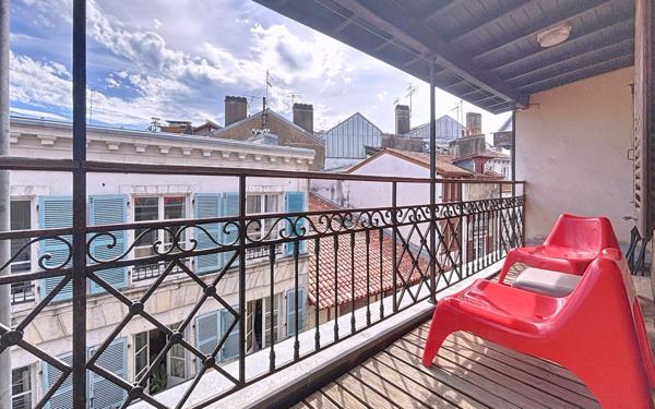 Appartement à vendre    3 pièces • 70 m2 Bayonne