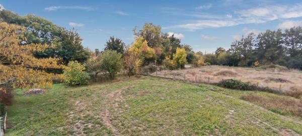 Maison spacieuse 6 chambres avec terrain, puits et chaudière à granulés -À saisir !
