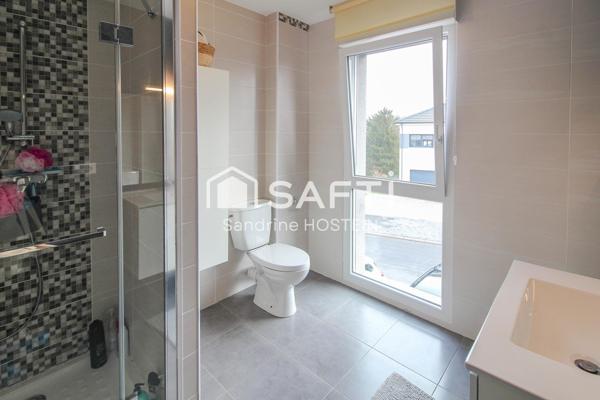 Jolie Maison Individuelle avec 4 chambres!