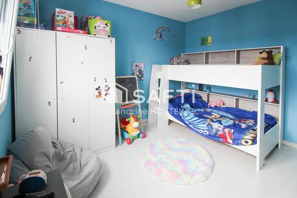 Jolie Maison Individuelle avec 4 chambres!