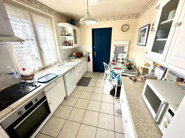 Pavillon d'environ 115m²  - Montreuil le Henri