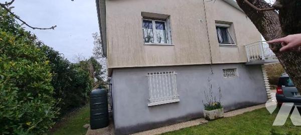 A vendre Charente Maritime,MEDIS Maison d comprenant à l'étage : entrée, cuisine aménagée, séjo...