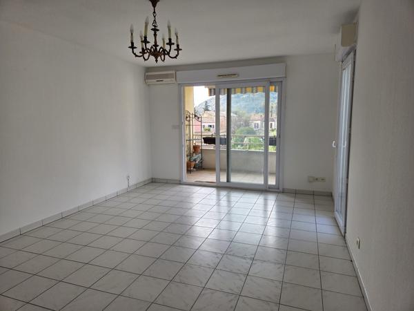 Appartement de 2003, 3 chambres, ascenseur, terrasse