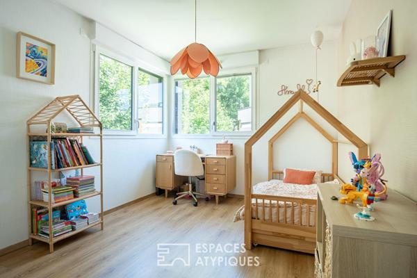Duplex contemporain avec jardin paysagé