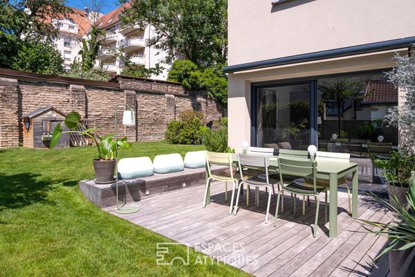 Duplex contemporain avec jardin paysagé
