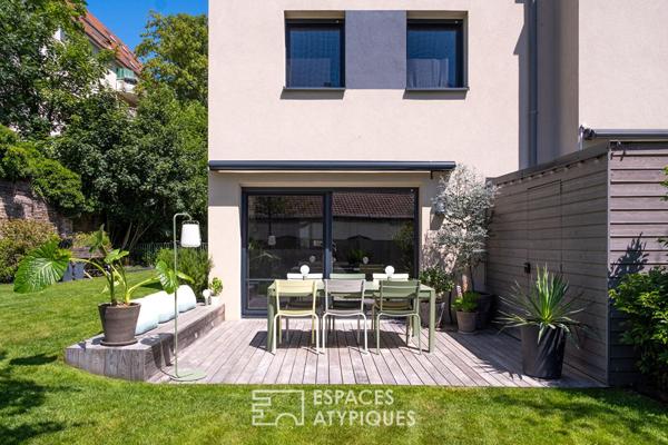 Duplex contemporain avec jardin paysagé