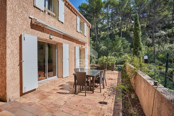Propriété à Aix En Provence environ 120m².