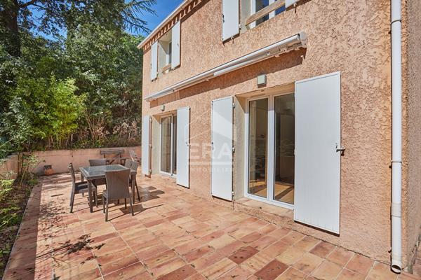 Propriété à Aix En Provence environ 120m².
