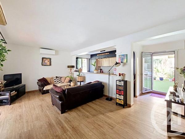 Appartement F2 à vendre  2 pièces - 57 m 2   NICE  - 06