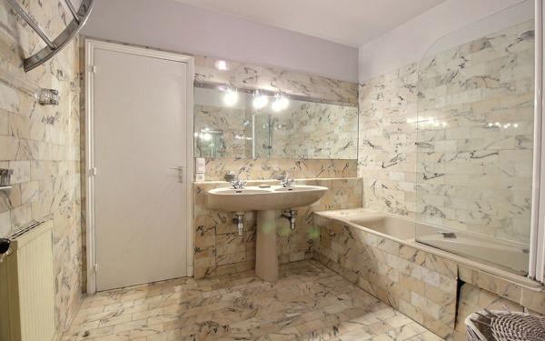 Appartement à vendre    3 pièces • 105,40 m2 Paris 7