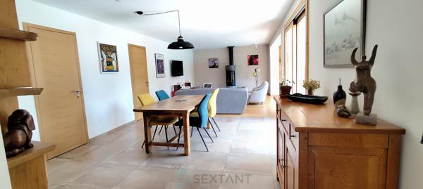 Maison de caractère entièement rénovée avec gîte, chambre d'hôtes, piscine et revenus locatifs
