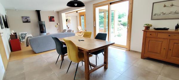 Maison de caractère entièement rénovée avec gîte, chambre d'hôtes, piscine et revenus locatifs