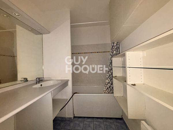 SECTEUR RER C / SAINT-OUEN - 3 PIÈCES - 56 M² - PARKING