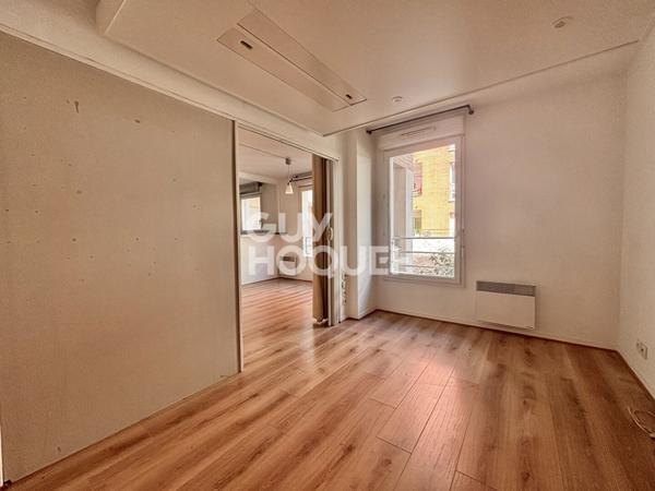 SECTEUR RER C / SAINT-OUEN - 3 PIÈCES - 56 M² - PARKING