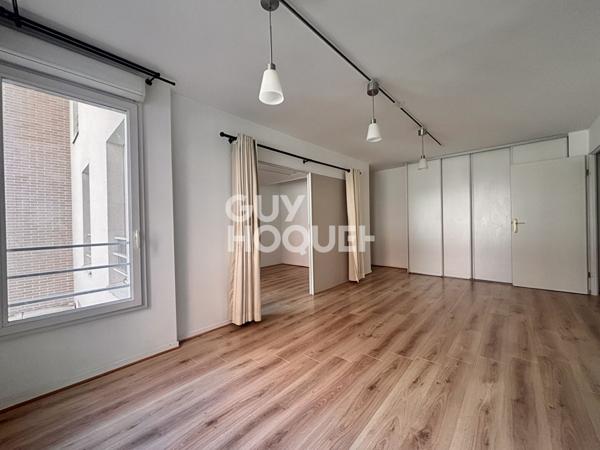 SECTEUR RER C / SAINT-OUEN - 3 PIÈCES - 56 M² - PARKING