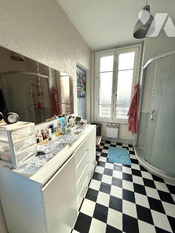 Immeuble à Vendre à Troyes (10000) en Aube (10)

Immeuble mixte d'une surface totale d'enviro...