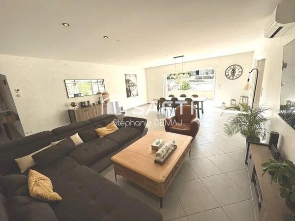 VILLA PLAIN PIED GARAGE PISCINE VERANDA TERRASSES