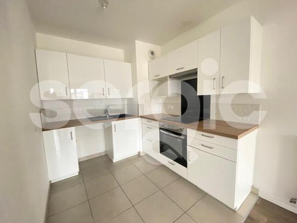 Location 2 Pieces 46 95360 Montmagny 45 1073 01 0001
