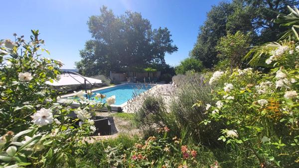 Manoir du XIII ème siècle, 330 m², 6 suites, 1 gîte et des vues époustouflantes