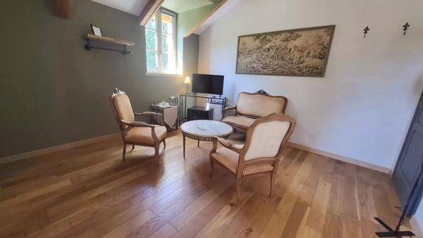 Manoir du XIII ème siècle, 330 m², 6 suites, 1 gîte et des vues époustouflantes
