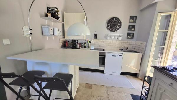 Manoir du XIII ème siècle, 330 m², 6 suites, 1 gîte et des vues époustouflantes