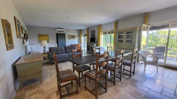 Manoir du XIII ème siècle, 330 m², 6 suites, 1 gîte et des vues époustouflantes