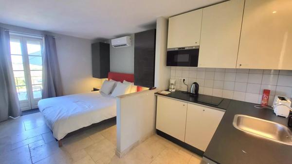 Manoir du XIII ème siècle, 330 m², 6 suites, 1 gîte et des vues époustouflantes