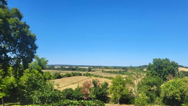 Manoir du XIII ème siècle, 330 m², 6 suites, 1 gîte et des vues époustouflantes