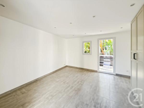 Maison à vendre  6 pièces - 149,85 m 2   BANDOL  - 83