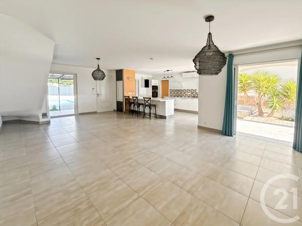 Maison à vendre  6 pièces - 149,85 m 2   BANDOL  - 83