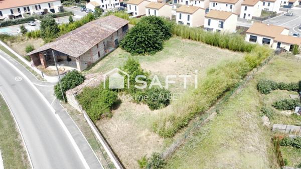 Terrain de 3 363 m² avec bâtisse ancienne à Merville