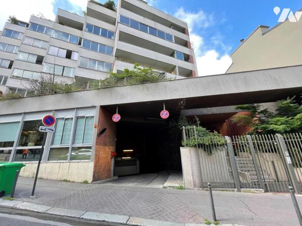 PARIS 19 / PORTE DES LILAS - GARAGE SIMPLE EN SOUS-SOL