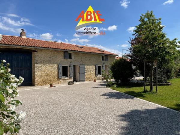 Maison  8 pièce(s)  5 chambre(s)  200 m²