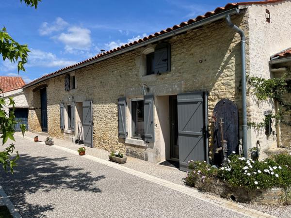 Maison  8 pièce(s)  5 chambre(s)  200 m²