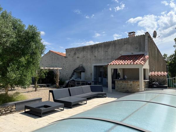 Maison  8 pièce(s)  5 chambre(s)  200 m²