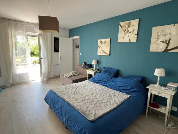 Maison  8 pièce(s)  5 chambre(s)  200 m²