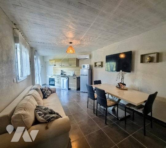 Villa en pierre de 200 m² avec piscine, T2 indépendant et garage 5 voitures au Cannet-des-Maures