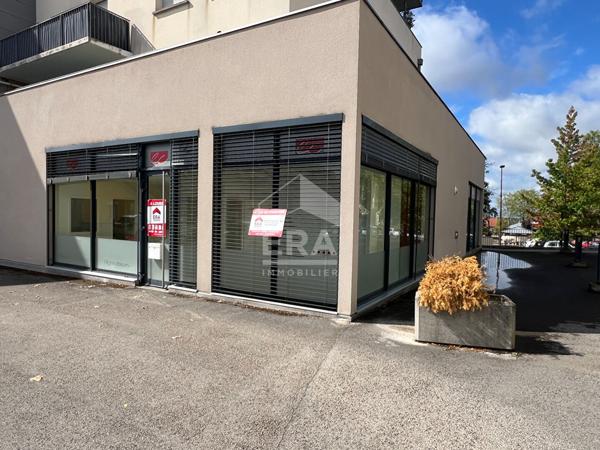 Local  professionnel ou commercial Saint-Vit 104 m2