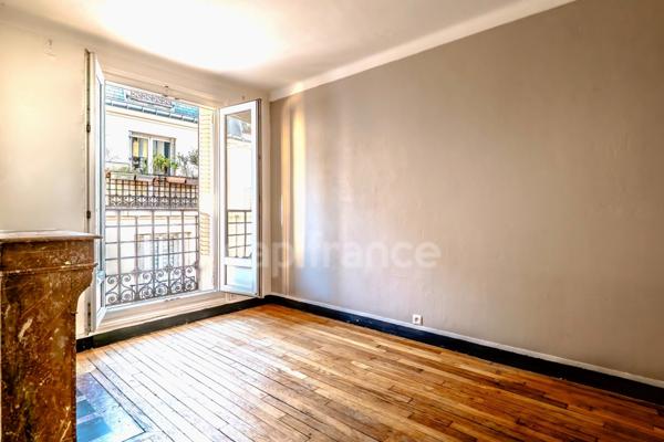 Appartement à vendre 2 pièces PARIS 20EME ARRONDISSEMENT (75) au 6eme étage sur cour avec ascenseur