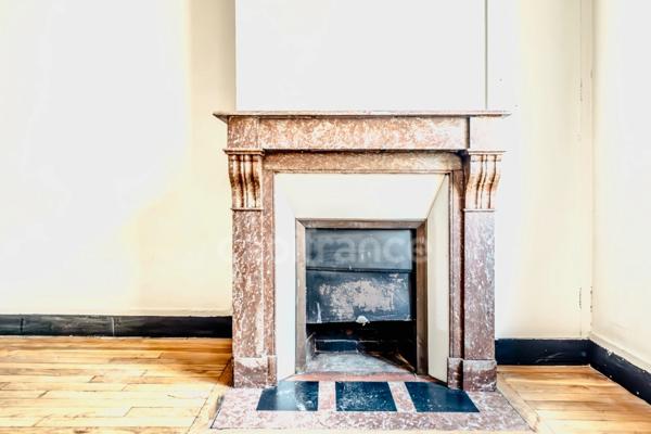 Appartement à vendre 2 pièces PARIS 20EME ARRONDISSEMENT (75) au 6eme étage sur cour avec ascenseur