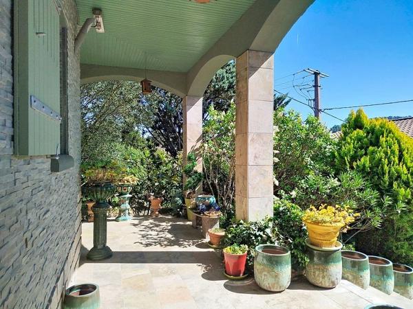 Maison  individuelle de 96 m2 et dépendance de 16 m2