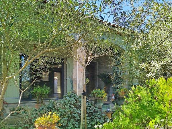Maison  individuelle de 96 m2 et dépendance de 16 m2