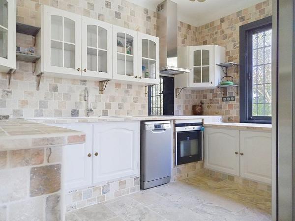 Maison  individuelle de 96 m2 et dépendance de 16 m2