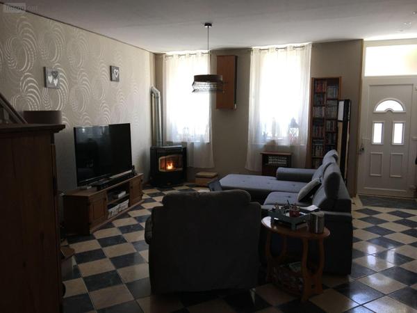 Maison à vendre à Crécy-sur-Serre dans l'Aisne (02270), ref : 02014/404