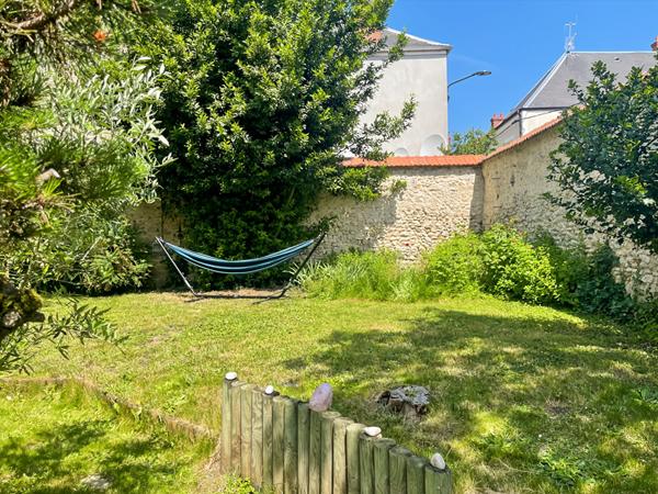 CHARME DE L'ANCIEN ET VIE DE FAMILE ÉTAMPES CENTRE