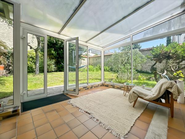 CHARME DE L'ANCIEN ET VIE DE FAMILE ÉTAMPES CENTRE