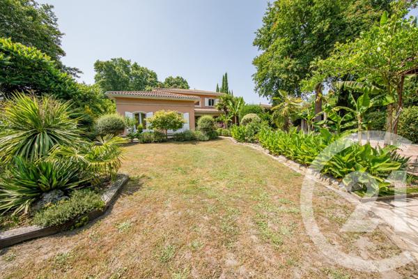 Maison à vendre  10 pièces - 222,49 m2 LE PIAN MEDOC - 33